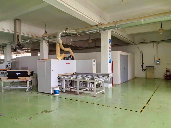 生產(chǎn)車(chē)間(圖2)